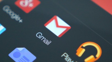 Az Androidos Gmail is befeketedett