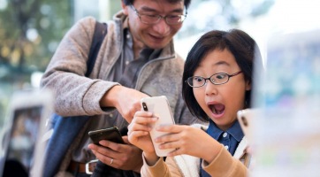 Ennyit erről: egy 10 éves kisfiú is simán feltöri az iPhone X Face ID-jét