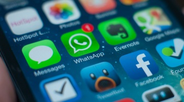 Siri integrációt kapott a WhatsApp