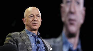 Távozik az Amazon éléről Jeff Bezos