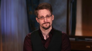 Edward Snowden nem talált bizonyítékot rá, hogy a kormány űrlényeket bújtatna