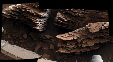 Elképesztő fotók érkeztek a NASA Curiosity marsjárójától