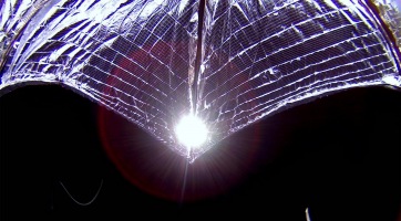 Működik a LightSail 2 napvitorlás űrhajó, egyre magasabban kering a Föld körül!