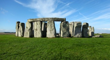 Tovább növekszik a rejtély a Stonehenge körül, újabb érdekes létesítményeket találtak a közelben