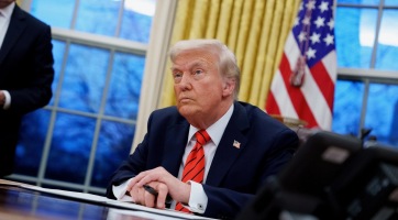 Az Apple után a többi okostelefon gyártó is félhet, Trump mindenkire kivetné a 25 százalékos vámot