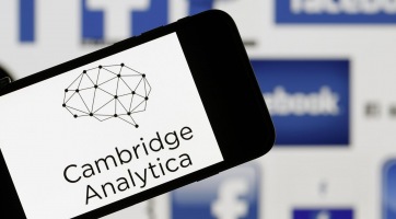 Befejezi működését a Facebook adatkezelési botrányához kötődő Cambridge Analytica
