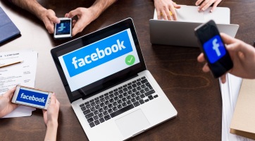Hatalmas bírságot kap a Facebook a britektől az adatvédelmi botrány miatt