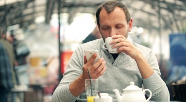 Indiában mindenki pornót néz, ha ingyen van a WiFi