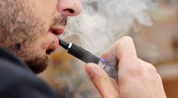 Ismét zsebtűzijáték lett egy elektromos cigarettából