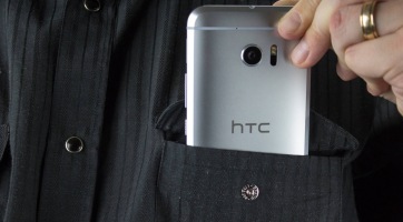 Jövőre eladhatja mobilos részlegét a HTC