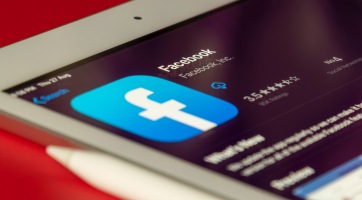 Nyomozás indult a Facebook ellen az 533 millió felhasználó adatainak kiszivárogtatásáért
