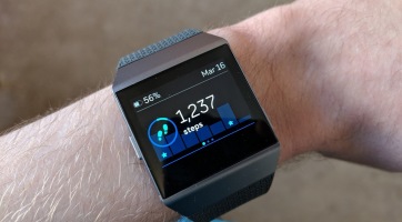 Sikeresen felvásárolta a Fitbitet a Google