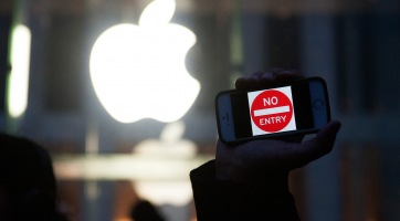 Több tech óriás is beállt az Apple mellé
